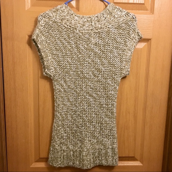 🌼3 for $20🌼 Short sleeve sweater - Picture 2 of 2